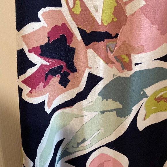 2/$20 Floral midi dress - Picture 4 of 4